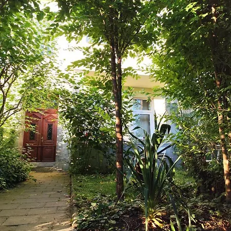 Lägenhet Garden